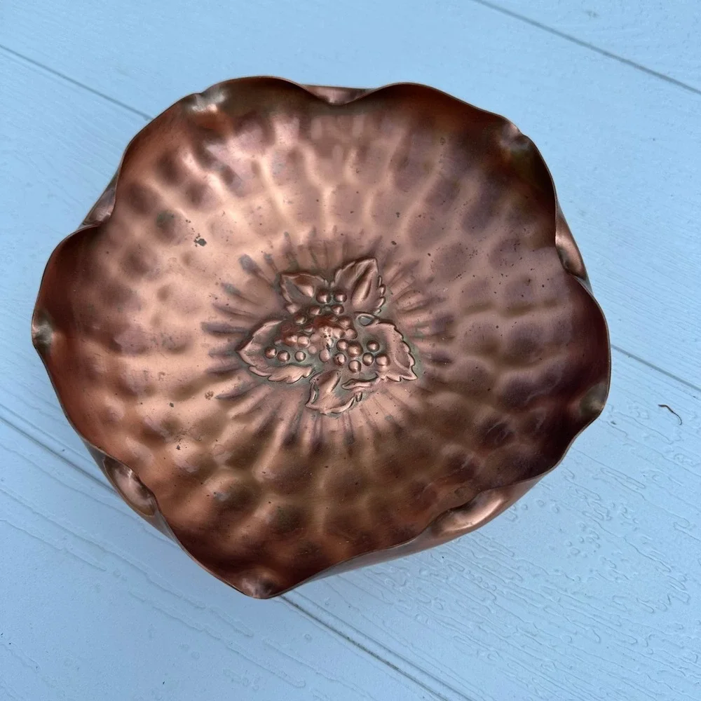 Gregorian Copper 317 Hammered Pedestal Bowl Scalloped Ruffled Edge Vintage Decor